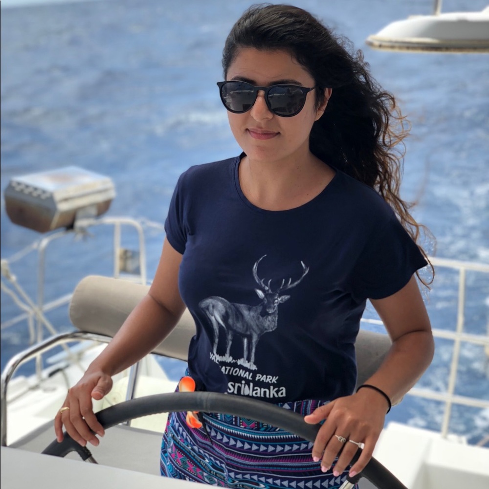 Meet your Posher, Hena